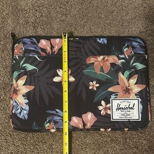 Herschel Supply Laptop Sleeve zipper case